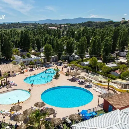Est.85 Joli Mobil Au Calme Sur Emplacement Fleuri - Camping 4* *