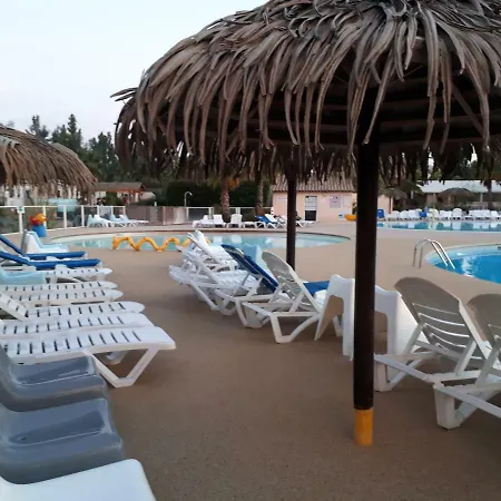 Est.85 Joli Mobil Au Calme Sur Emplacement Fleuri - Camping 4* Fréjus