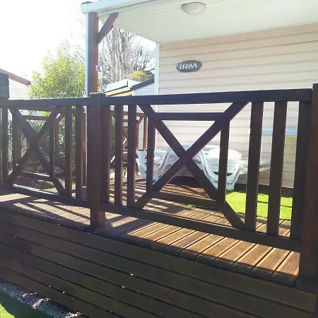 Campingplads Est.85 Joli Mobil Au Calme Sur Emplacement Fleuri - Camping 4*