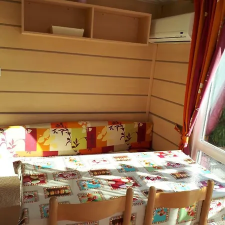 Est.85 Joli Mobil Au Calme Sur Emplacement Fleuri - Camping 4* Campingplads *